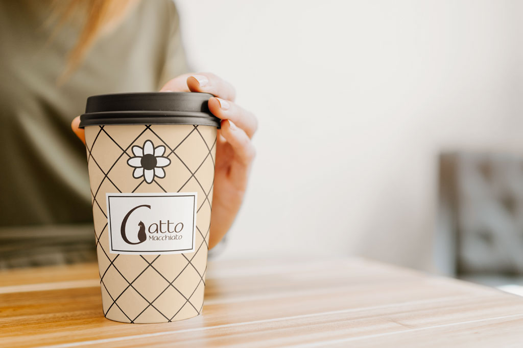 Kávézó logó egyedi ötlet alapján, a megrendelő különböző grafikai elképzeléseivel és az általunk tervezett megoldásokkal
