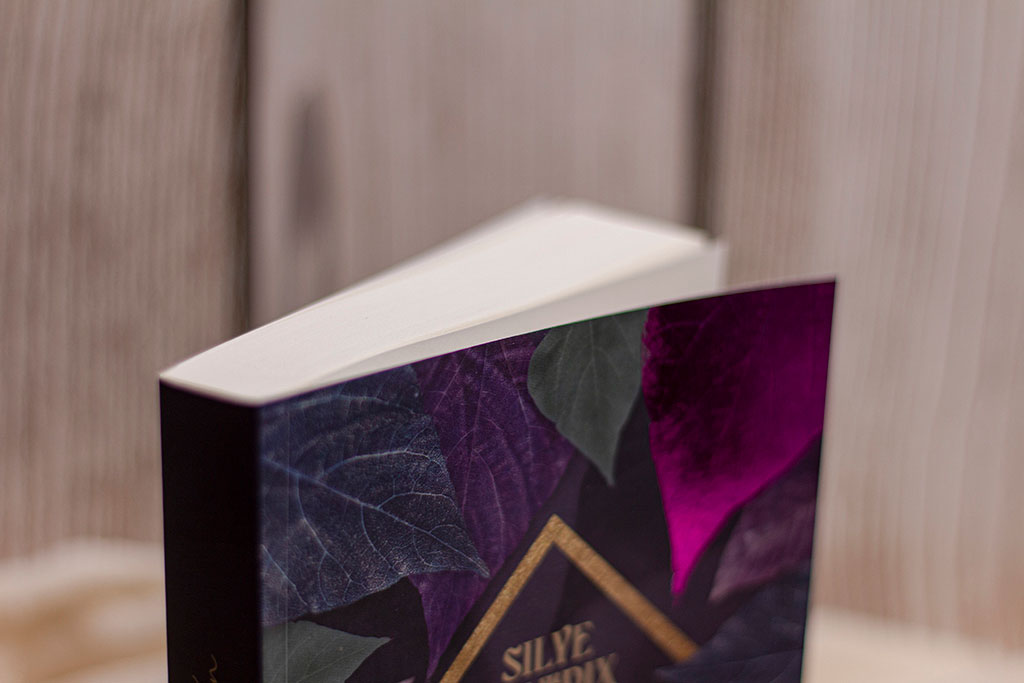 Könyvtervezés és -szerkesztés – szöveggondozás, kéziratelőkészítés, szerkesztés, tipográfiai tervezés és könyvtervezés, borítótervezés