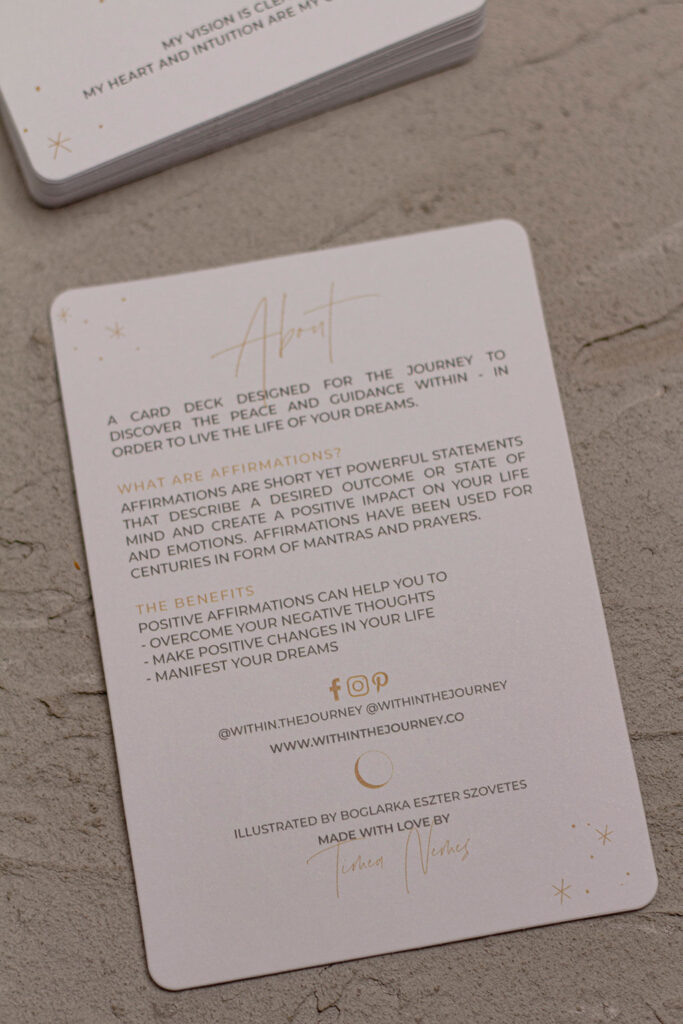 Egyedi megrendelésre készített díszdobozos kártya szett mágneses záródású dobozban, matt fóliázott és aranyprégelt borítóval