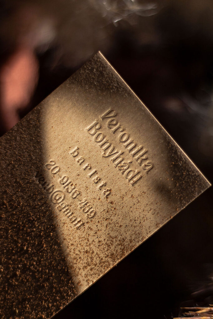 Vaknyomással készített prémium névjegykártya