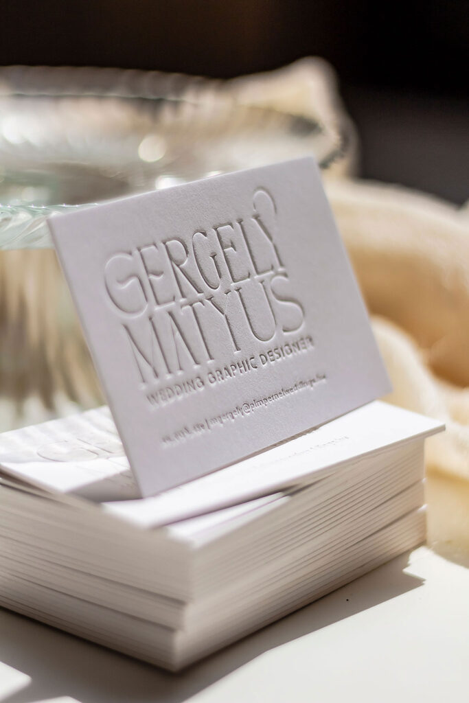 Vaknyomással készített egyedi névjegykártya